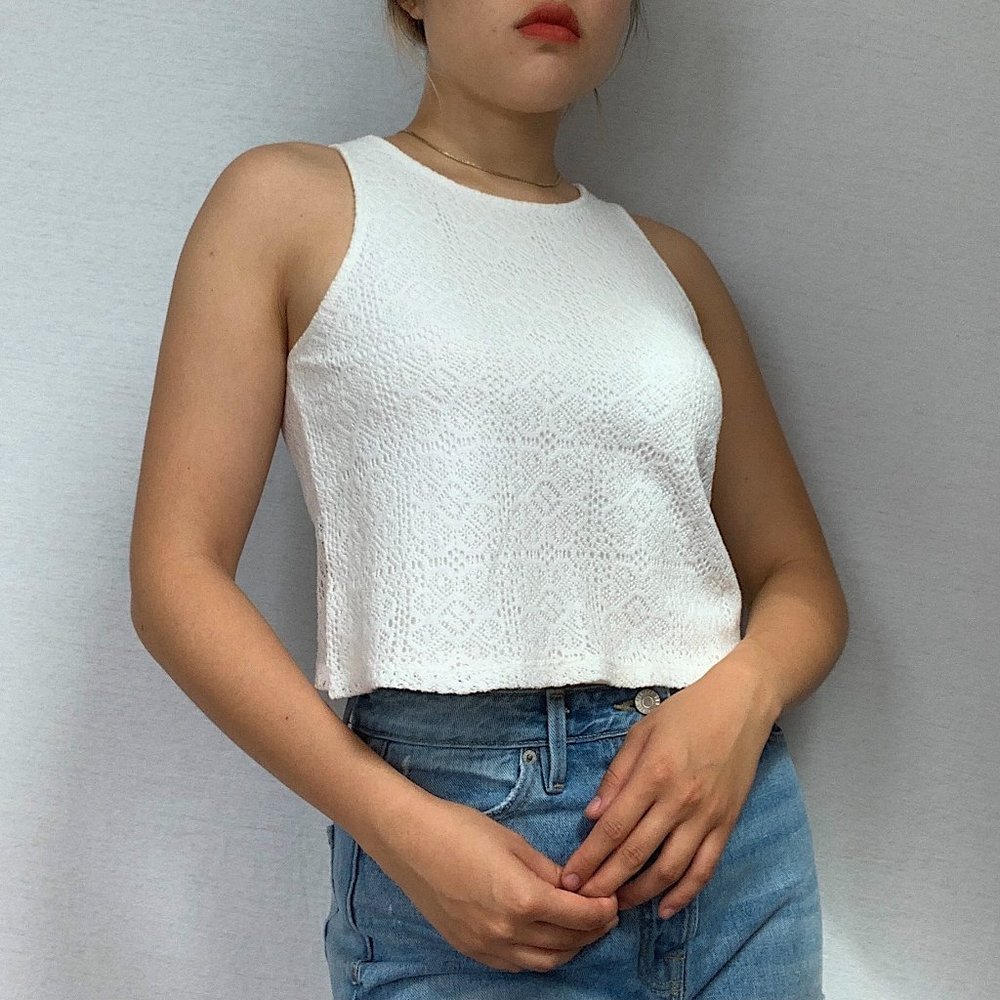 AÉROPOSTALE LACE CROP TOP